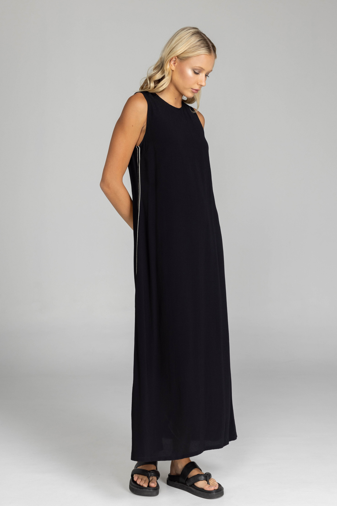 Embraced As One Dress Black/White Sideseam
