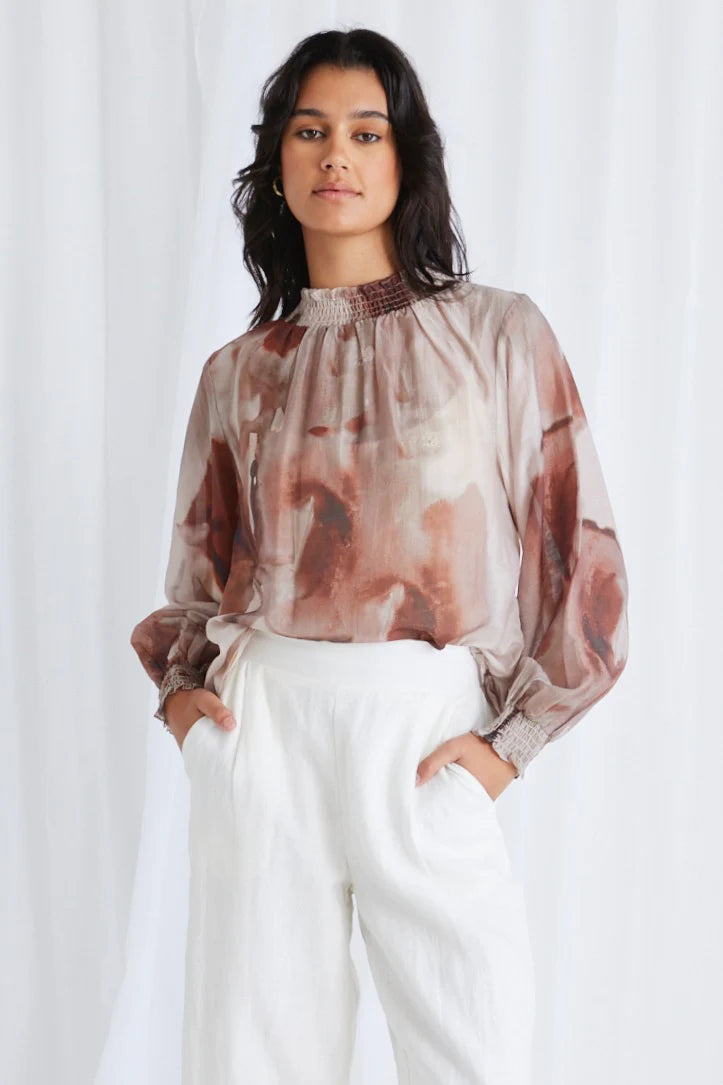 Embrace Shirred Neck L/S Top Choclate