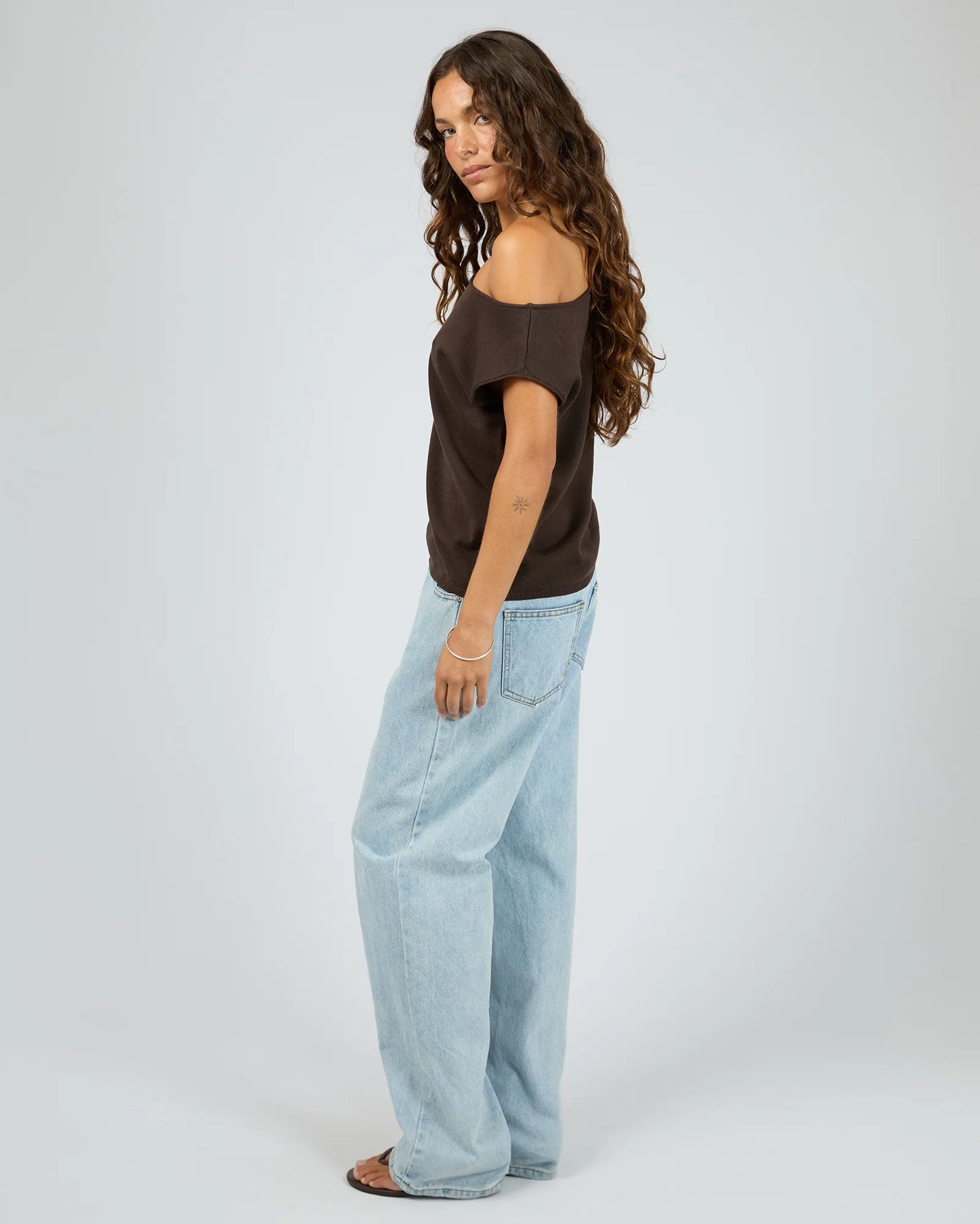 Ellis Off The Shoulder Top Chocolate