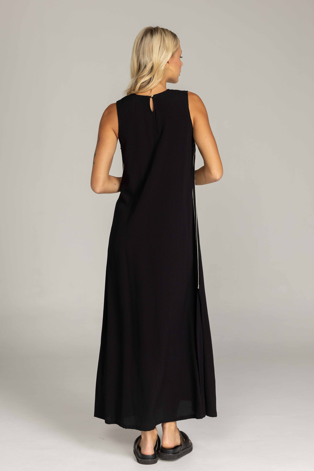Embraced As One Dress Black/White Sideseam