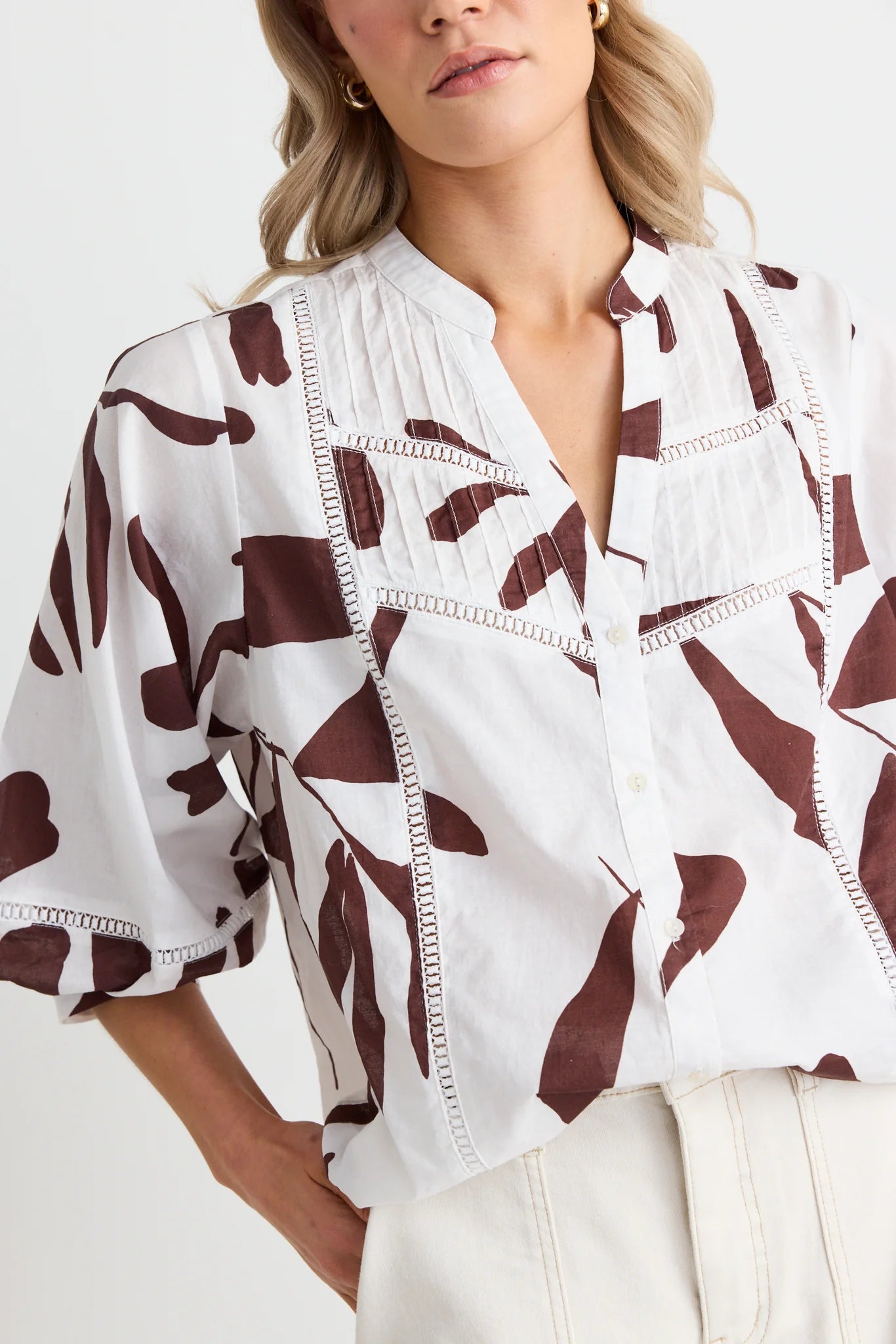 Ornamental Leaves SS Shirt Chocolate