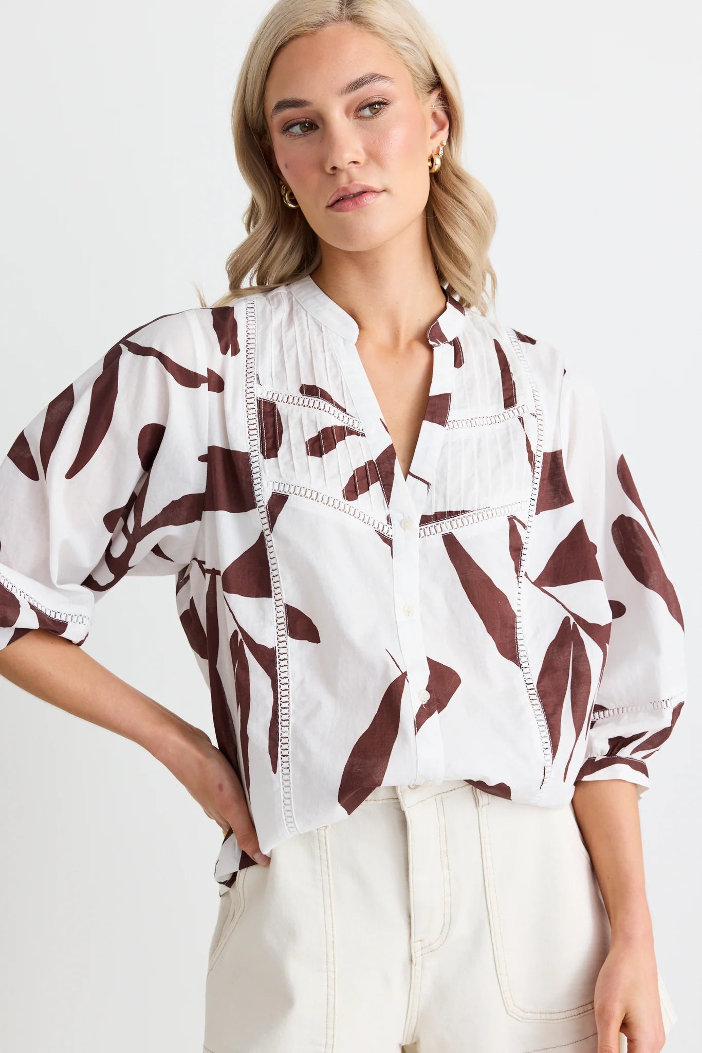 Ornamental Leaves SS Shirt Chocolate