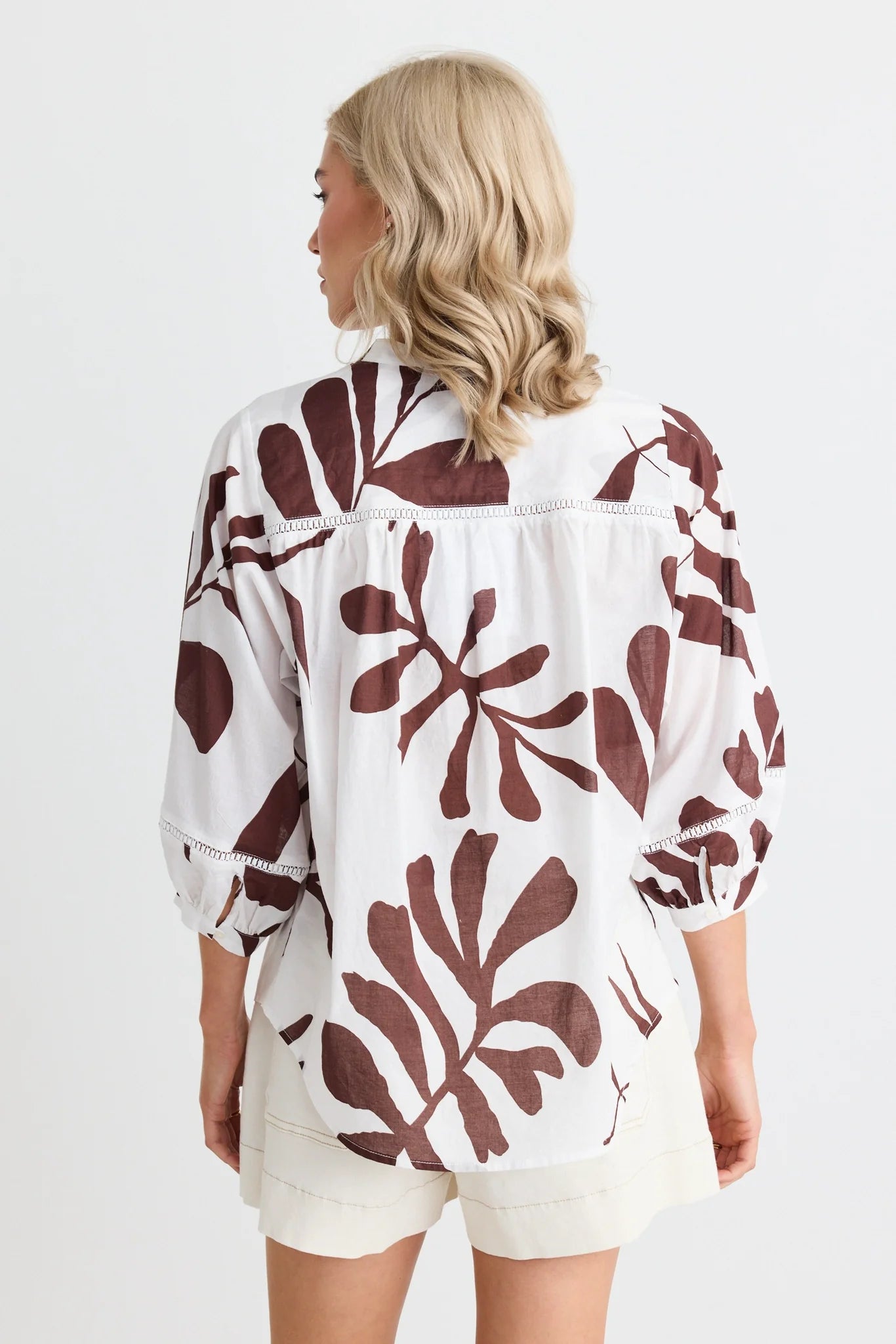 Ornamental Leaves SS Shirt Chocolate