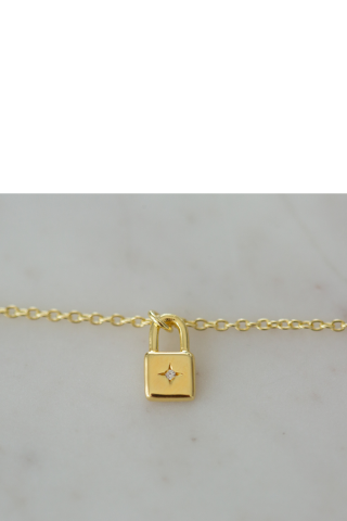Little Lock Necklace Gold